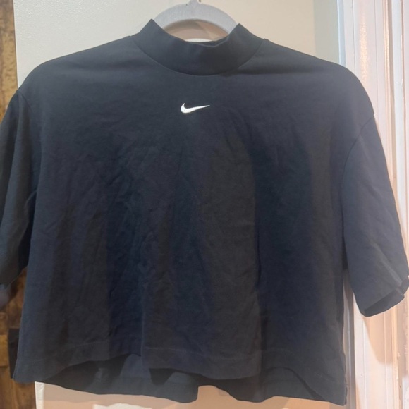 Nike Women's Essentials Mock Boxy Top in Black Small - Picture 1 of 4
